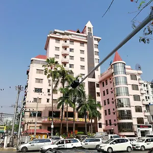Queen's Park 3* Yangon